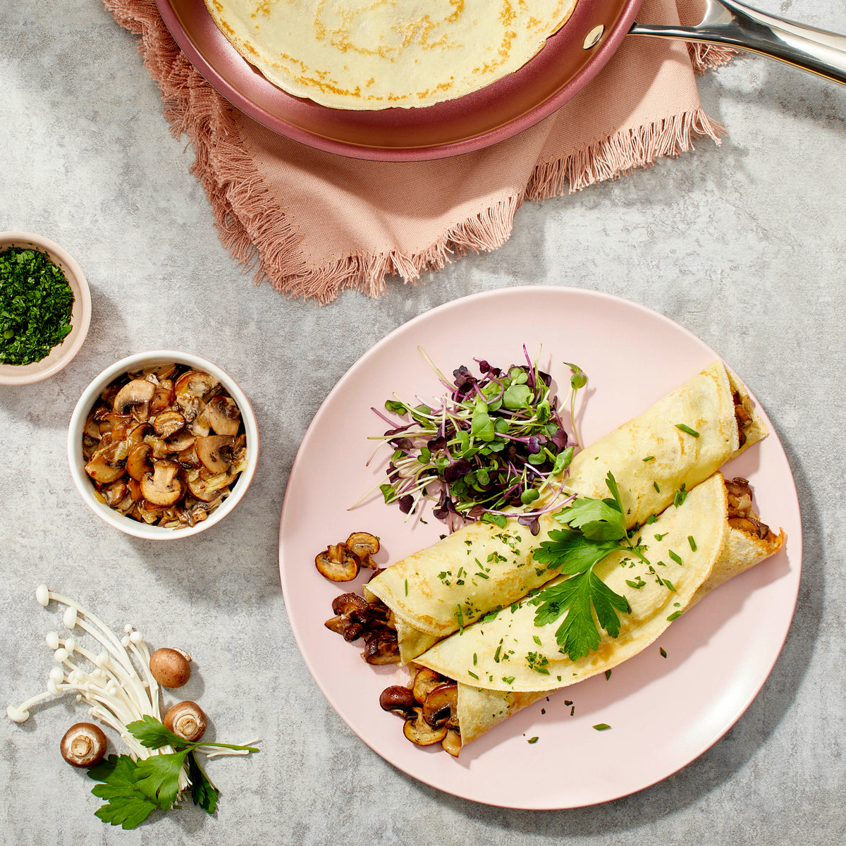 Crêpes with Creamy Mushroom Sauce – Paderno
