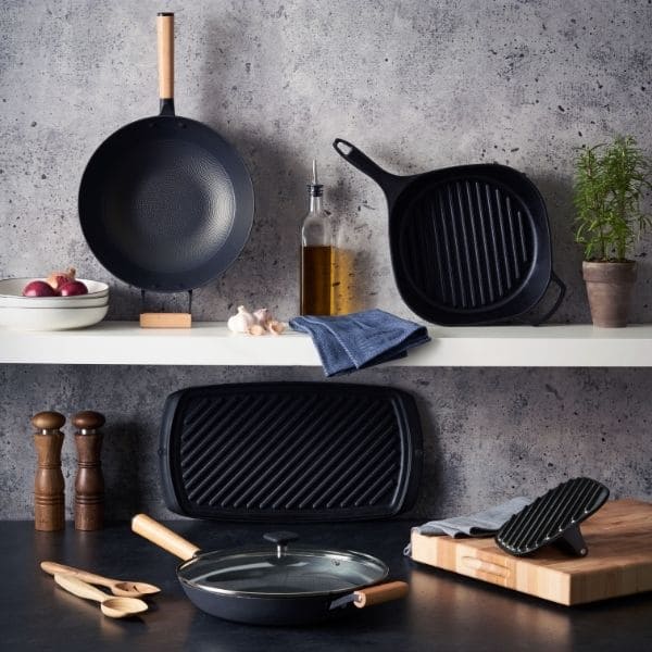 https://www.paderno.com/cdn/shop/products/CT_Allnon-enamelcastironcookwareSKUs-1x1_067fc592-8278-4cc7-a9e3-2453ea3ac2e1.jpg?v=1689604186