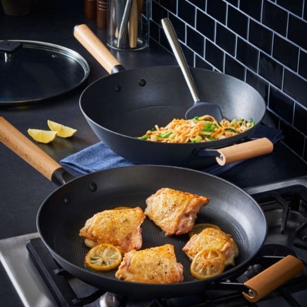 Classic Non-Stick Cast Iron Frypan, 32 cm – Paderno